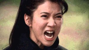 袁咏仪vs佘诗曼,袁咏仪和张智霖相差多少