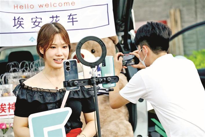 宝安区岁末汽车促消费活动,购车热潮来袭