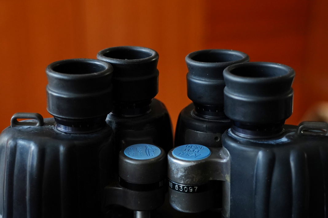 收藏了30年的望远镜,二战时期的军用高倍望远镜