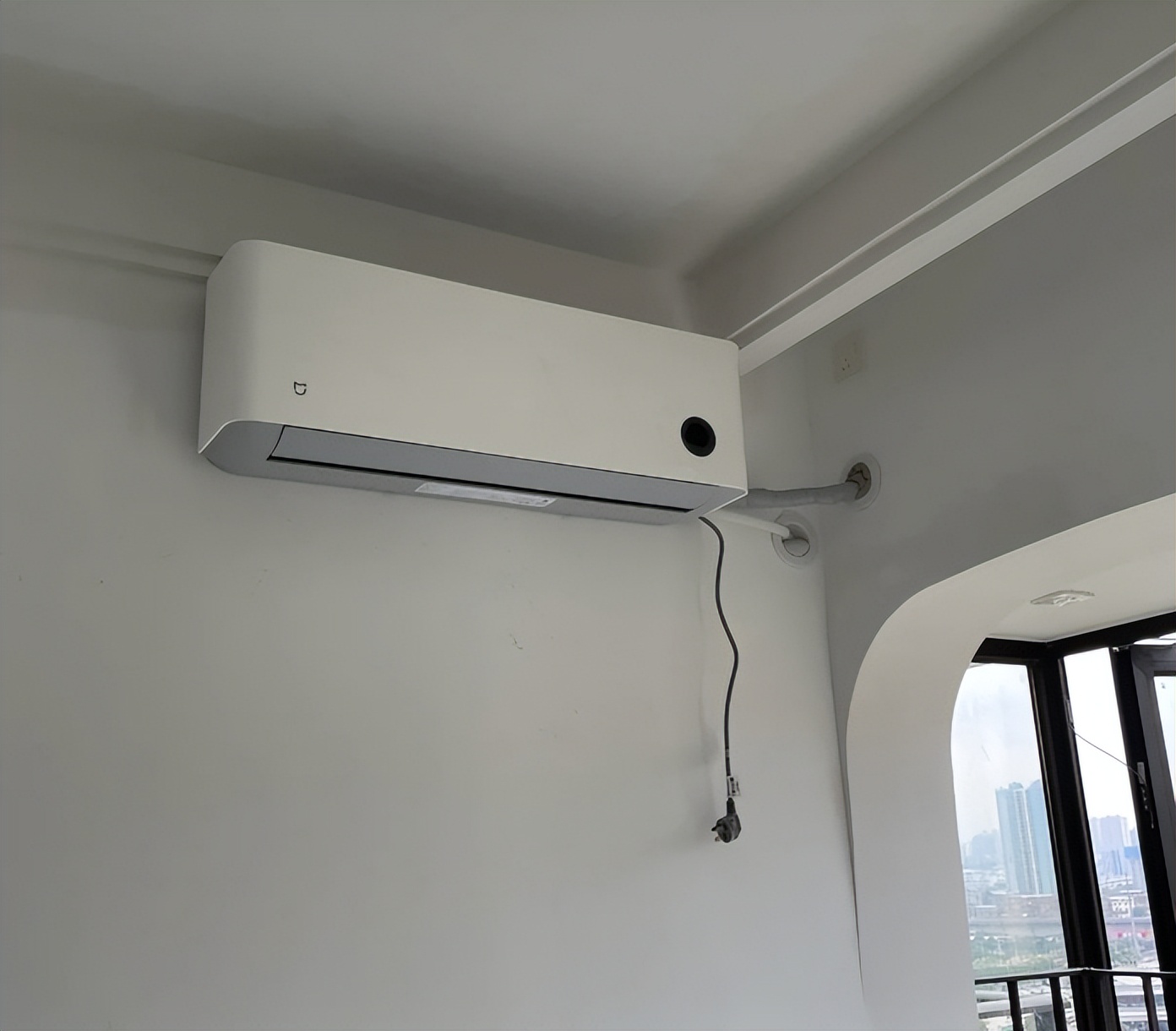 空调开10几个小时空调会坏吗,空调一开始温度开高会损坏空调吗