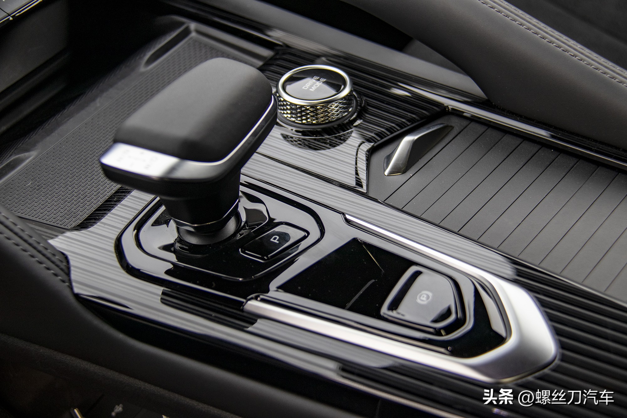 吉利星越雷神hi-p四驱测试,吉利星越lhip雷神增程电动suv