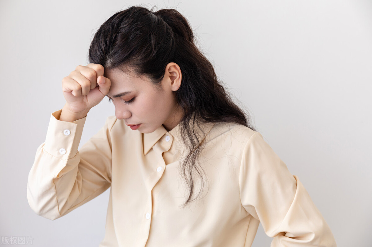 女子一夜尿十次是怎么回事,女性单纯尿频尿得少