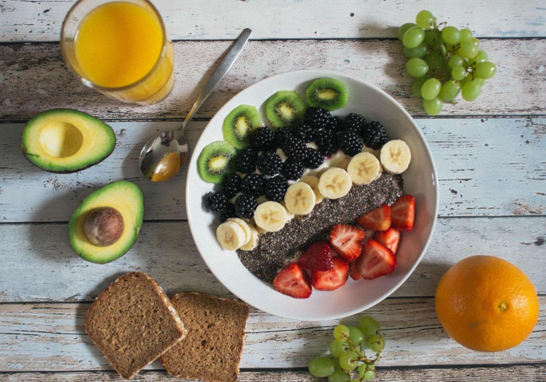 别emo了吃喝才是正事有关美食的文案