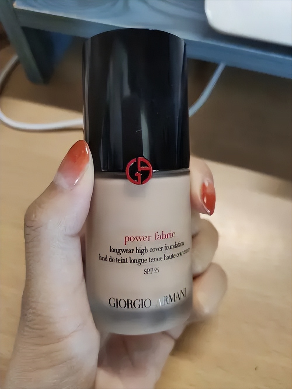 适合混油皮的阿玛尼持妆粉底液,完美的遮瑕效果好的粉底液