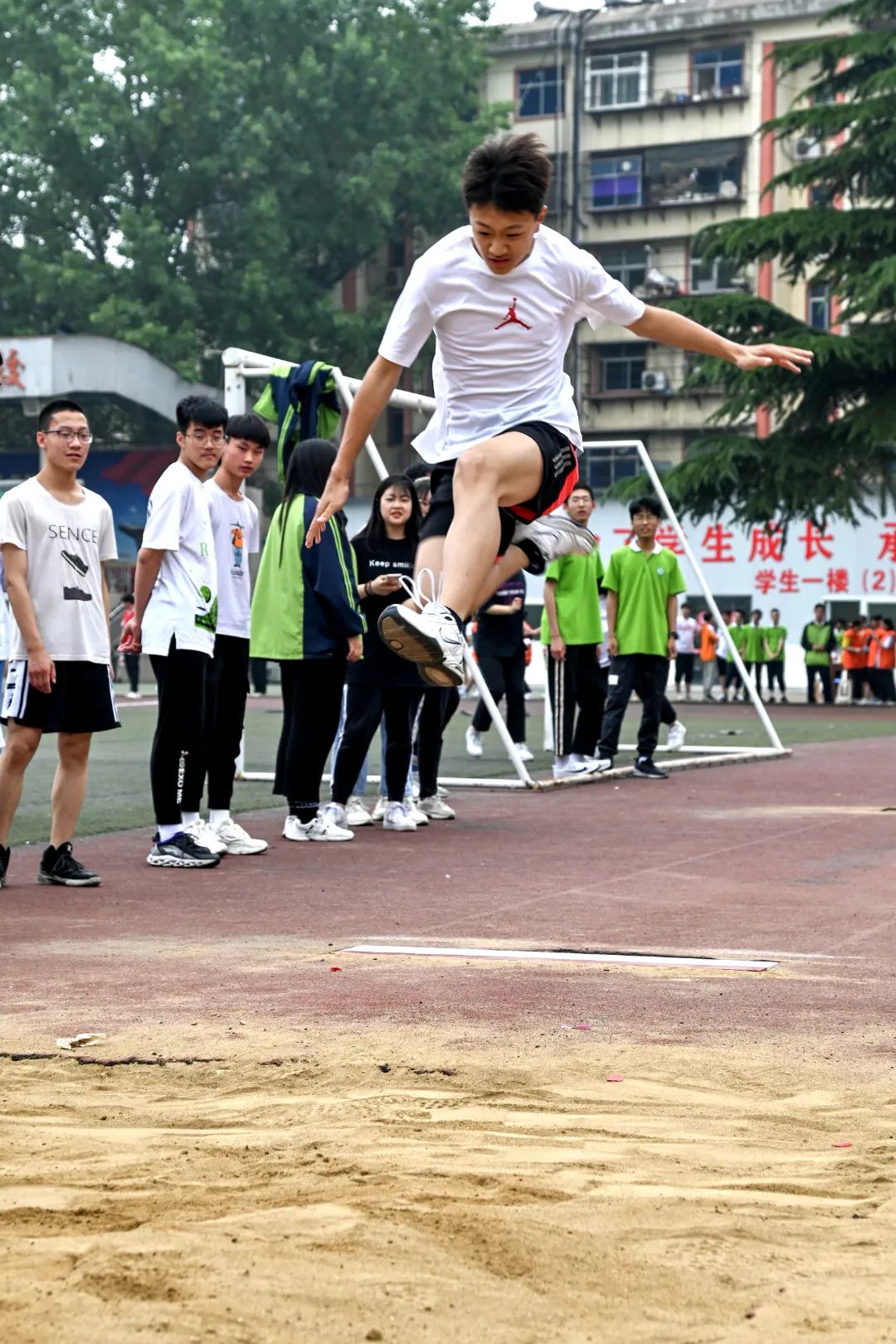 谱写青春之歌弘扬运动精神,谱写生命之歌弘扬运动精神