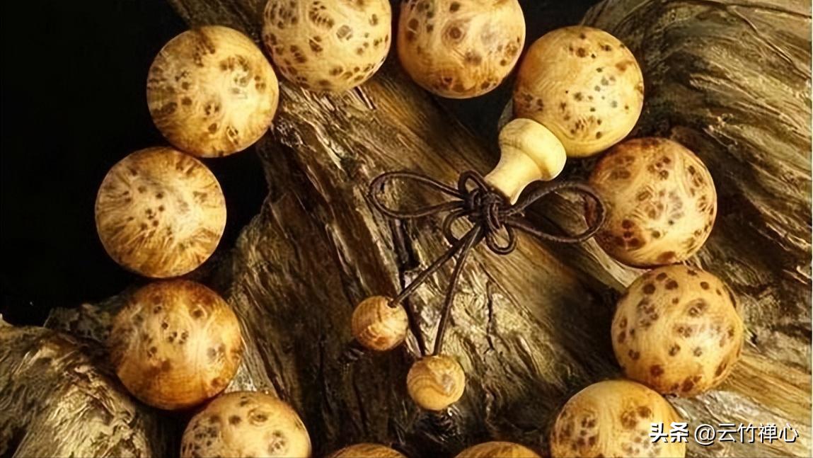 瘤疤崖柏手串为何越盘越暗,崖柏盘玩知识