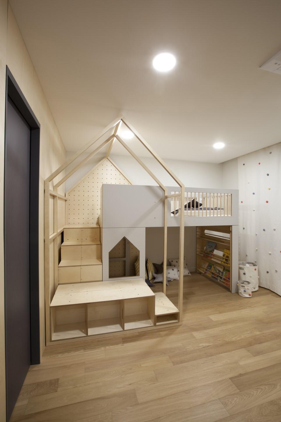 客厅电视背景墙做成收纳柜,小户型不做电视柜如何增加收纳