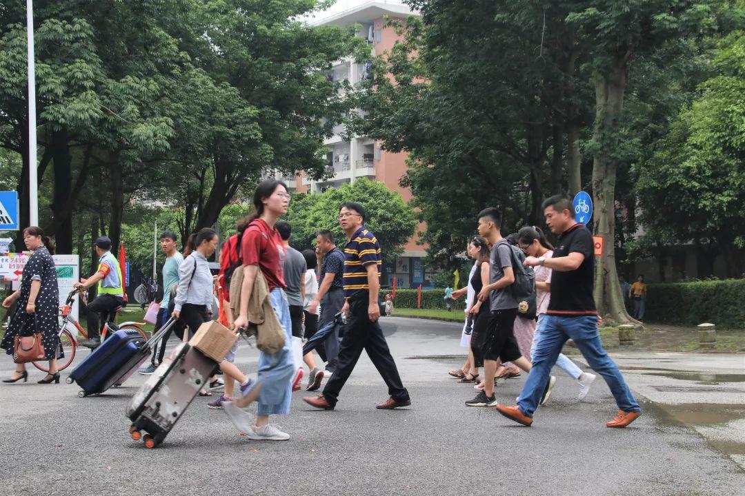民办大学将全部停止办学吗,民办学校被停办后原来教师咋办