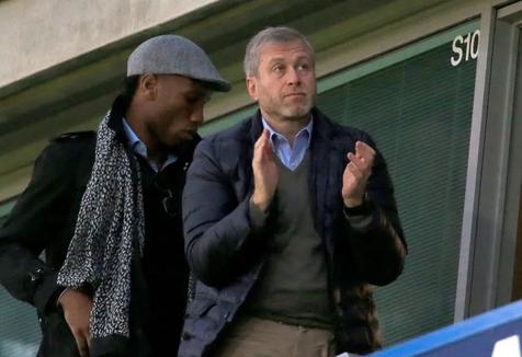 应该谴责而不是赞美，英媒呼吁蓝军球迷攻击阿布，想体面离开都难