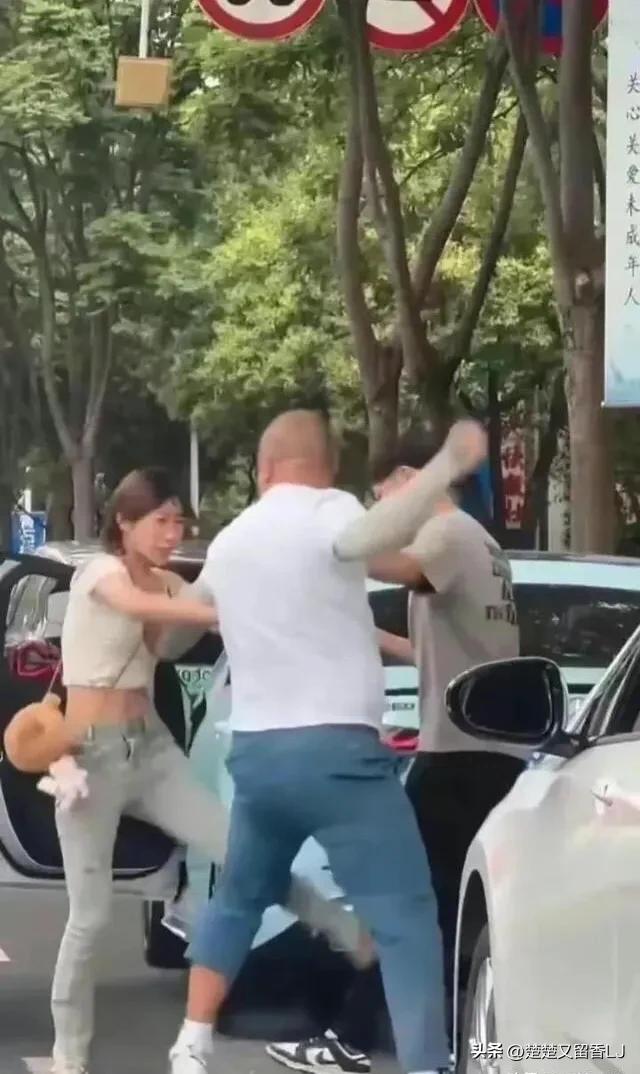 南京街头女子牙齿被打掉后续,南京女孩被打事件