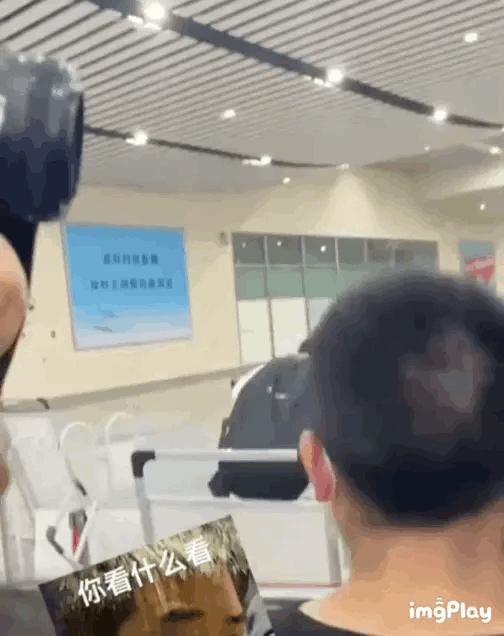 上门骚扰、扔鞋驱赶、组合拳打粉丝，连明星助理都这么嚣张了？