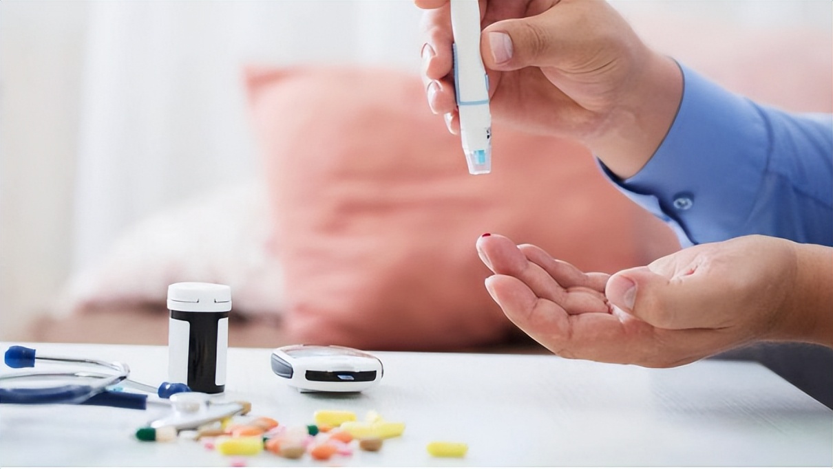 一饿就心慌手抖是什么原因引起的,糖尿病人一饿就心慌浑身无力手抖