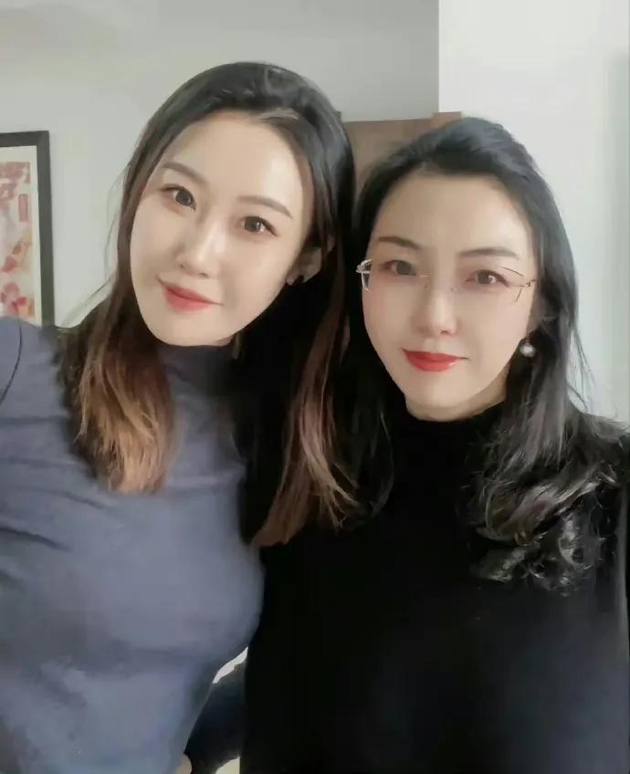 现在流行娶媳妇，都送丈母娘吗？这些母女照也太漂亮了吧