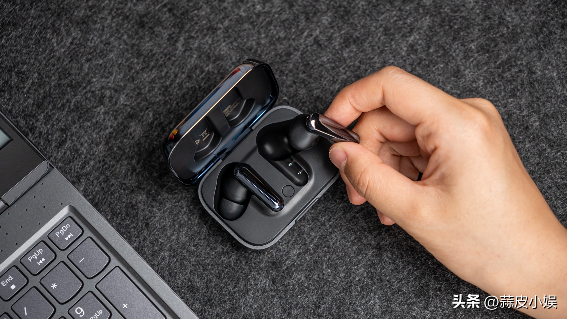 联想平民耳机,联想蓝牙耳机tc550和tg01对比