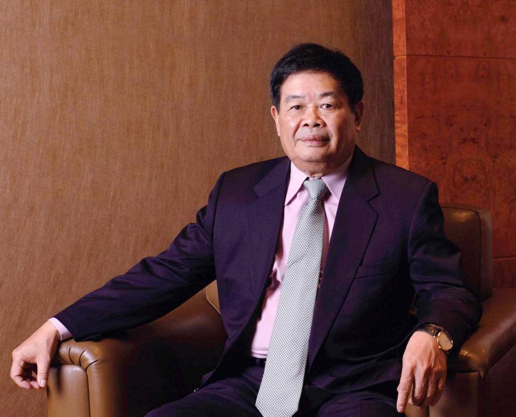 曹德旺如何看待许家印事件,曹德旺批评许家印全视频