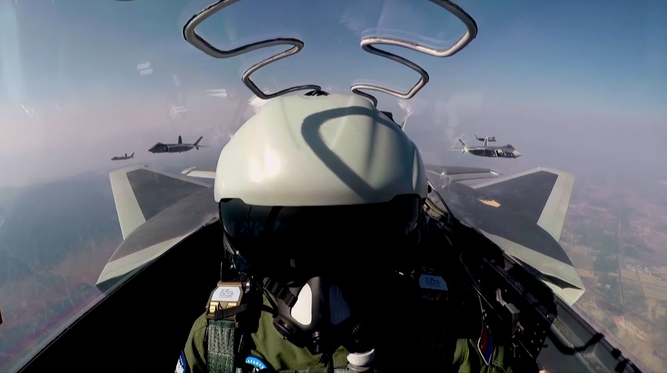 为什么飞行员都要很高,为什么飞行员的军衔都很高呢