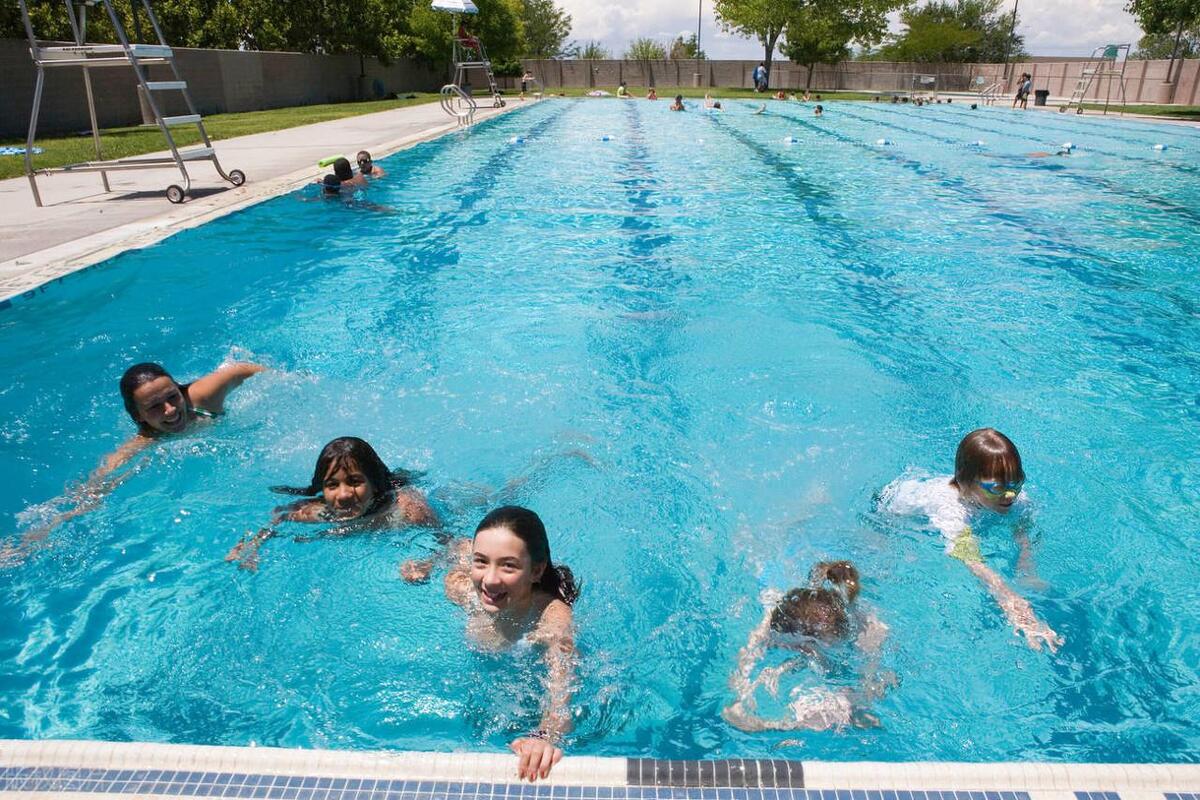 游泳致命的危险动作,游泳中遇到紧急情况及自救方法