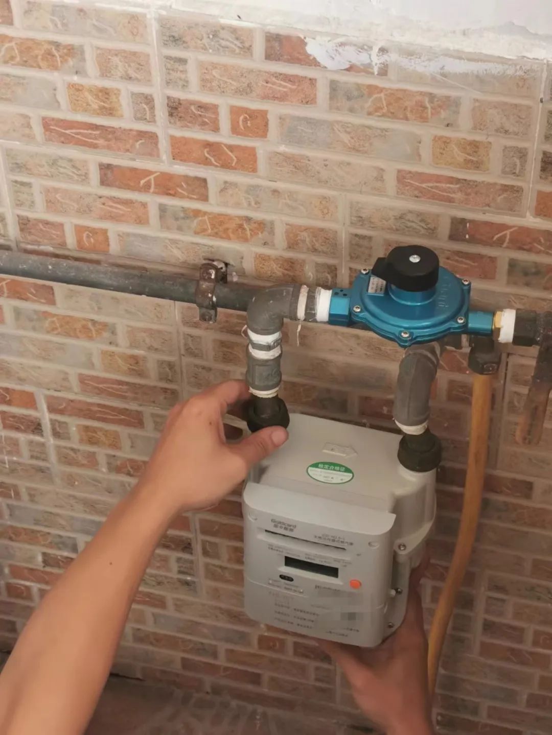 燃气换表自己要出钱吗,燃气换表用拆橱柜吗