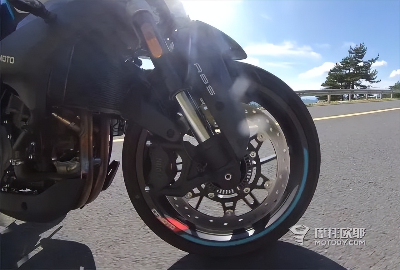 春风450srvs春风450nk,春风450nk与铃木650对比评测