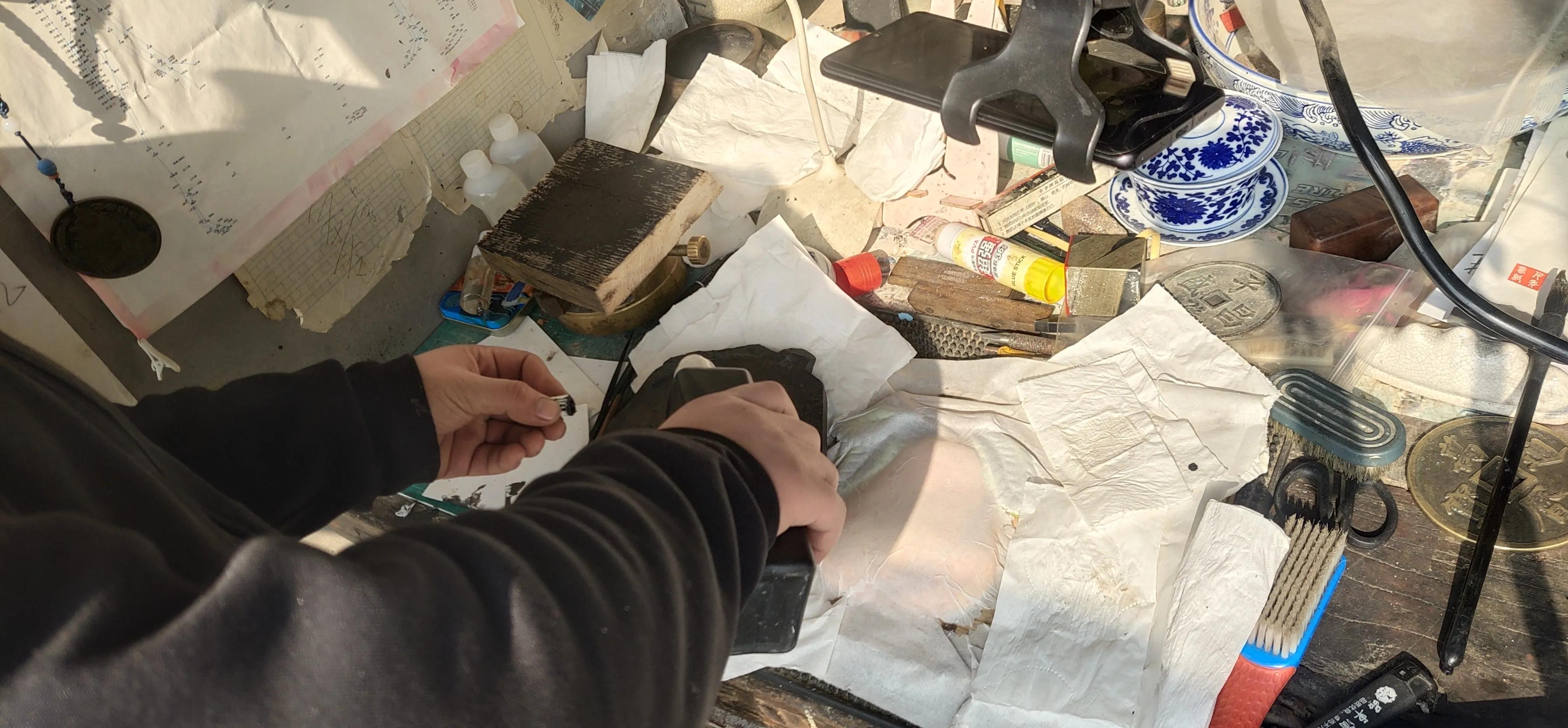 石碑拓片的制作工艺和流程,墓碑拓片制作过程