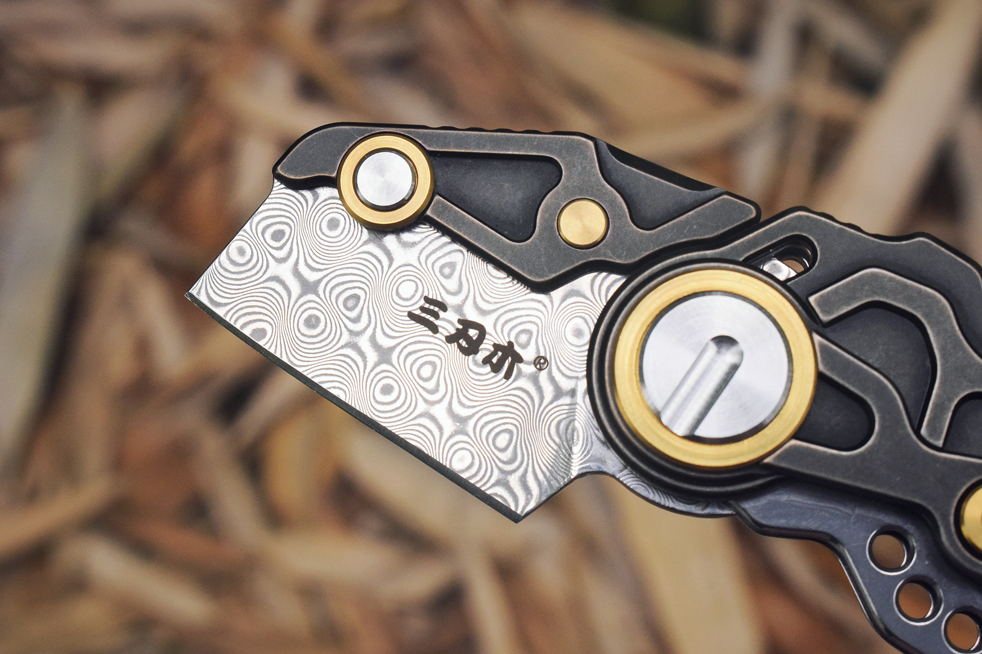 浓浓机甲风，把玩实用两相宜！三刃木大马士革挂脖*刀折**体验