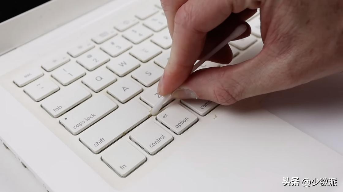 笔记本电脑表面的污垢怎么清洁掉,笔记本电脑外表用什么清理