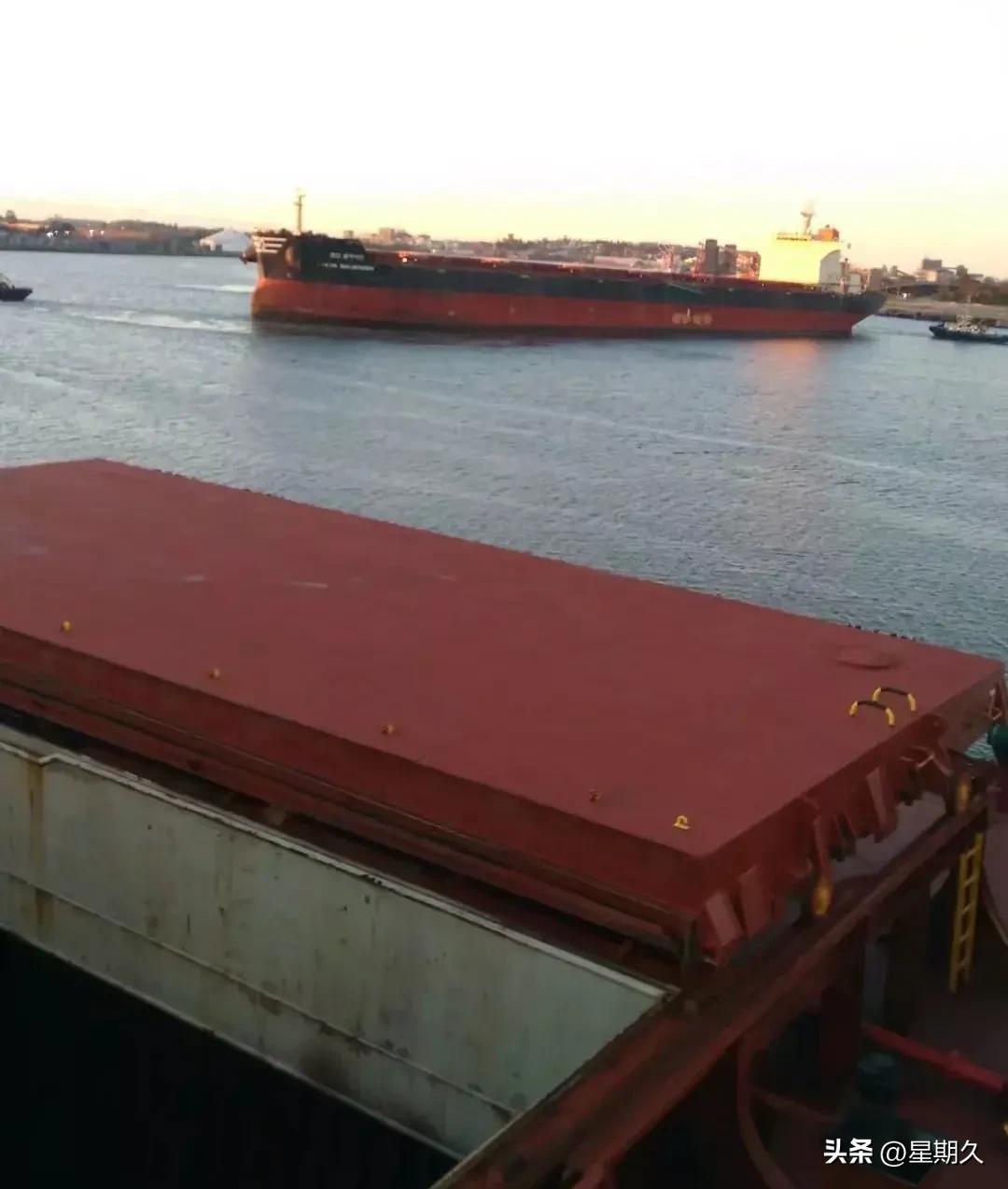 137期~拖轮协助商船靠港,我遇到了曾经同船的大厨