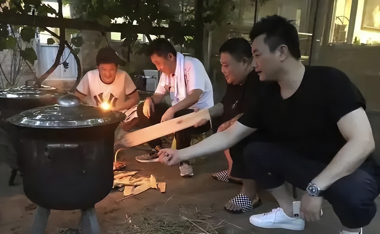 于谦60亩马场被拆，*迁拆**款高达4亿？本人笑着回应：别胡说八道