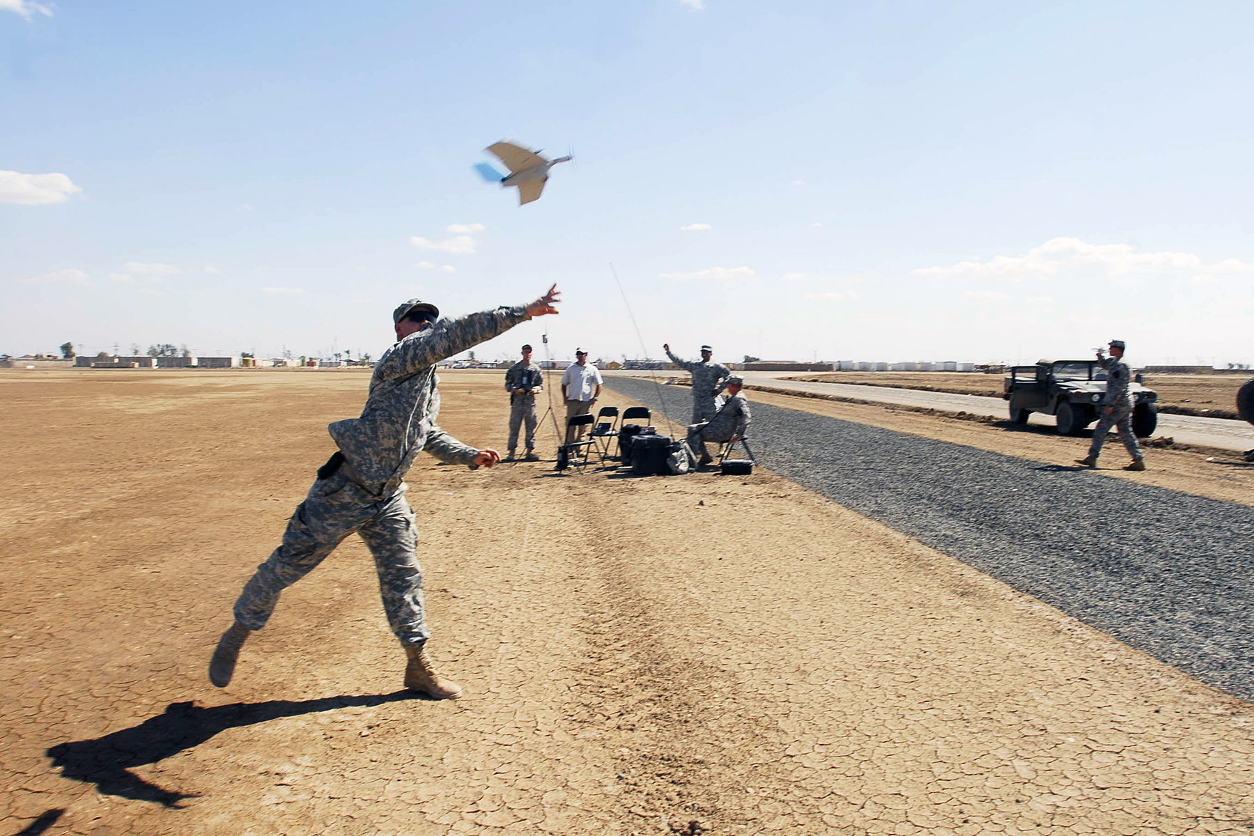 弹簧刀随身携带,便携式背包导弹