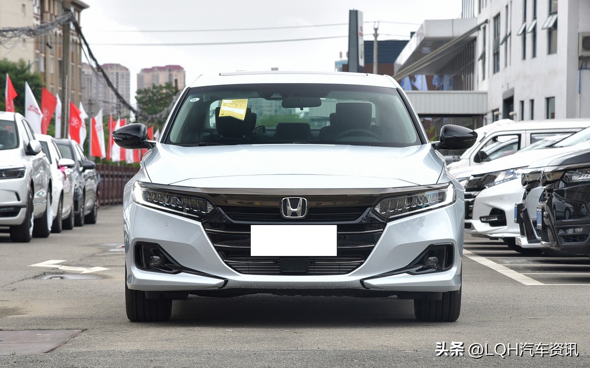 十万元能买到哪年的雅阁和凯美瑞,2016凯美瑞2.0和雅阁2.0选哪个好