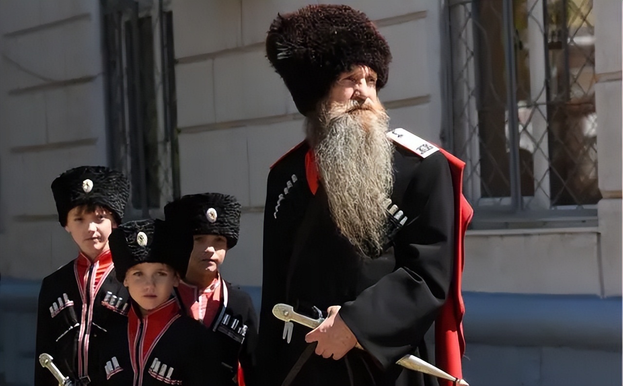 俄罗斯为什么人口可以达到10亿,俄罗斯1亿多人口为什么这么强