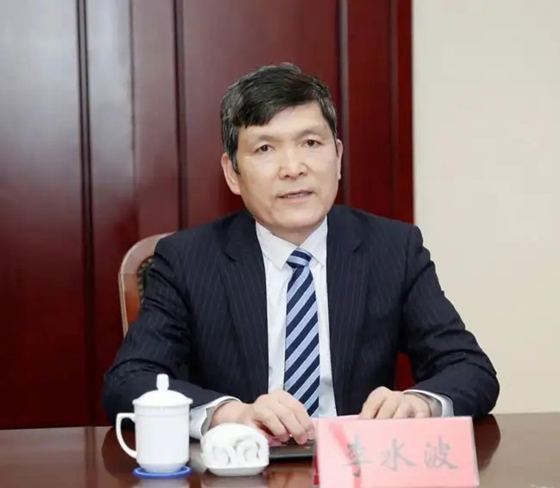 江苏昆山“大黑马”：22岁打工，创办“台资第一股”，市值230亿