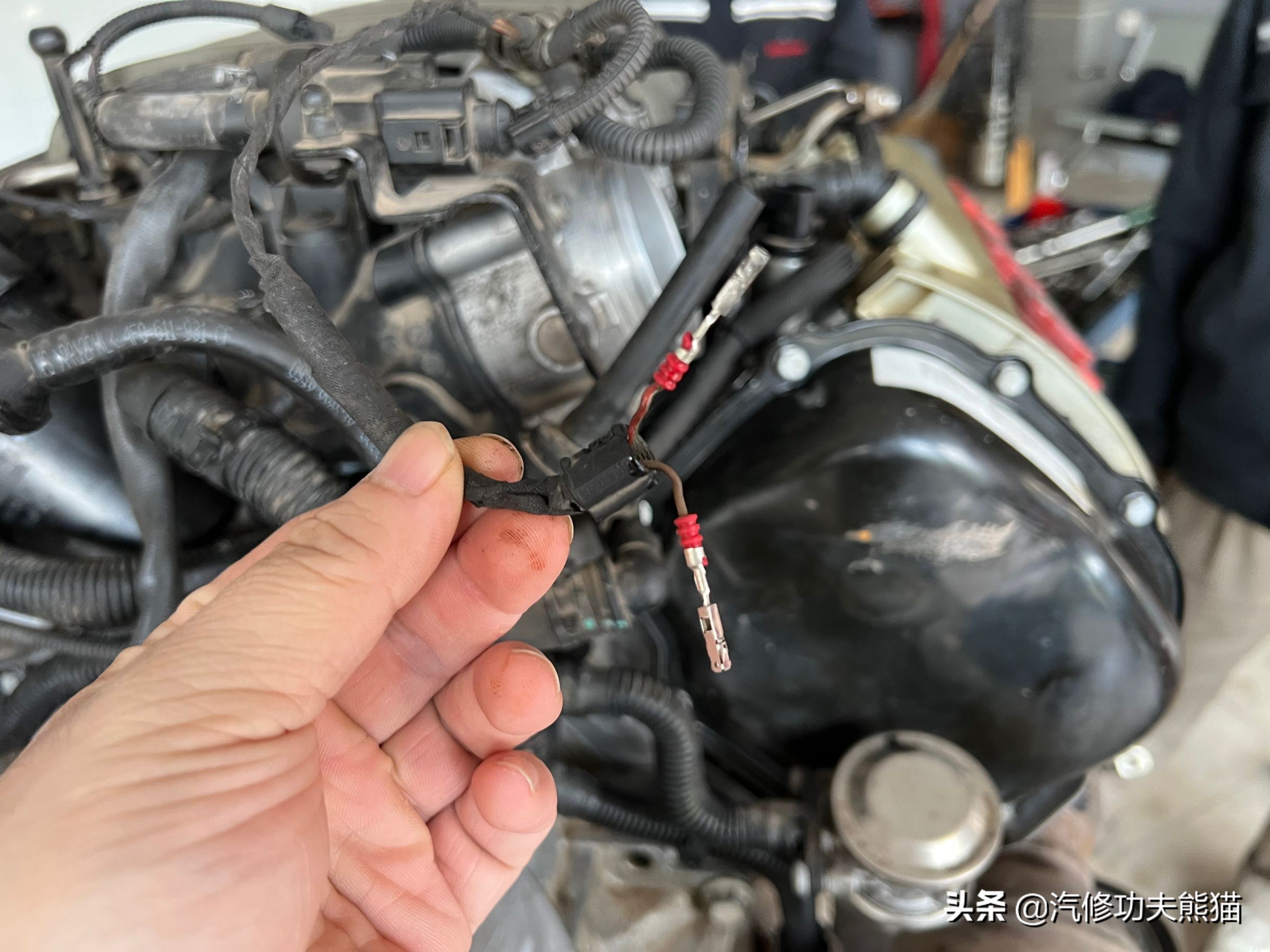 奥迪a6五百块钱,奥迪a65000公里烧一升机油维修