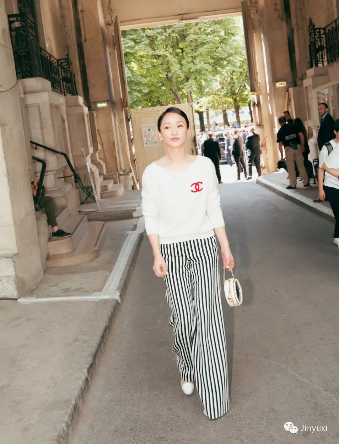 化妆与护肤|矮小的女性怎么穿显高大？