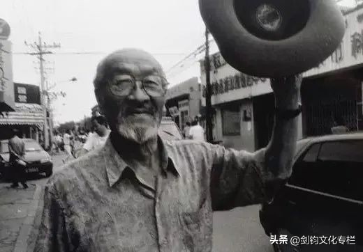 周末散文五人行留恋的张望——写给离世廿载的王洛宾先生