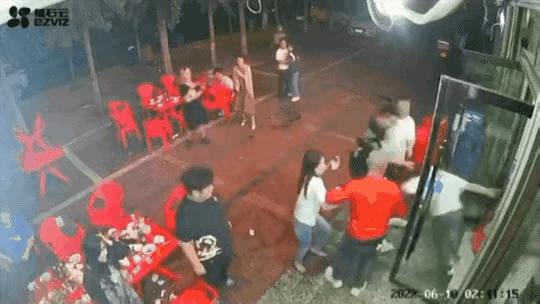 针对唐山打人事件谈谈你的看法,从心理学角度看唐山打人事件图文