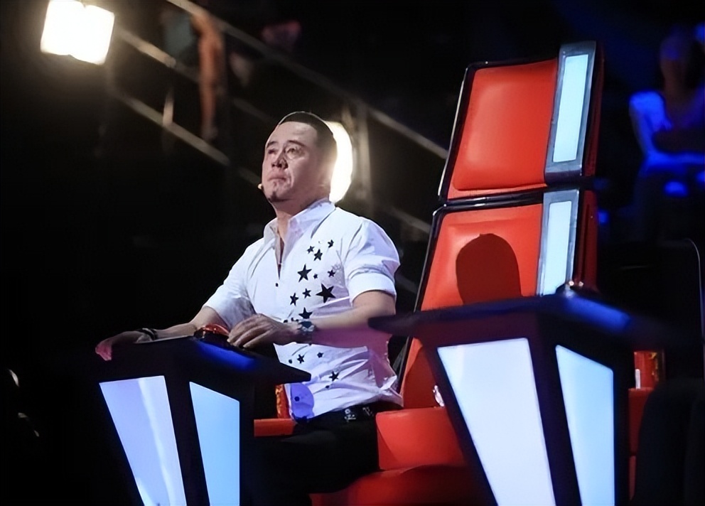 粉丝看直播不买遭骂,假冒劣品漫天吹,这7位明星带货吃相太难看