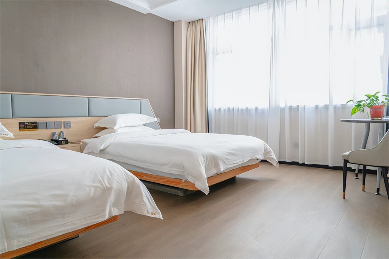 2023固原市网红人气酒店必住榜“IU酒店（彭阳店）”