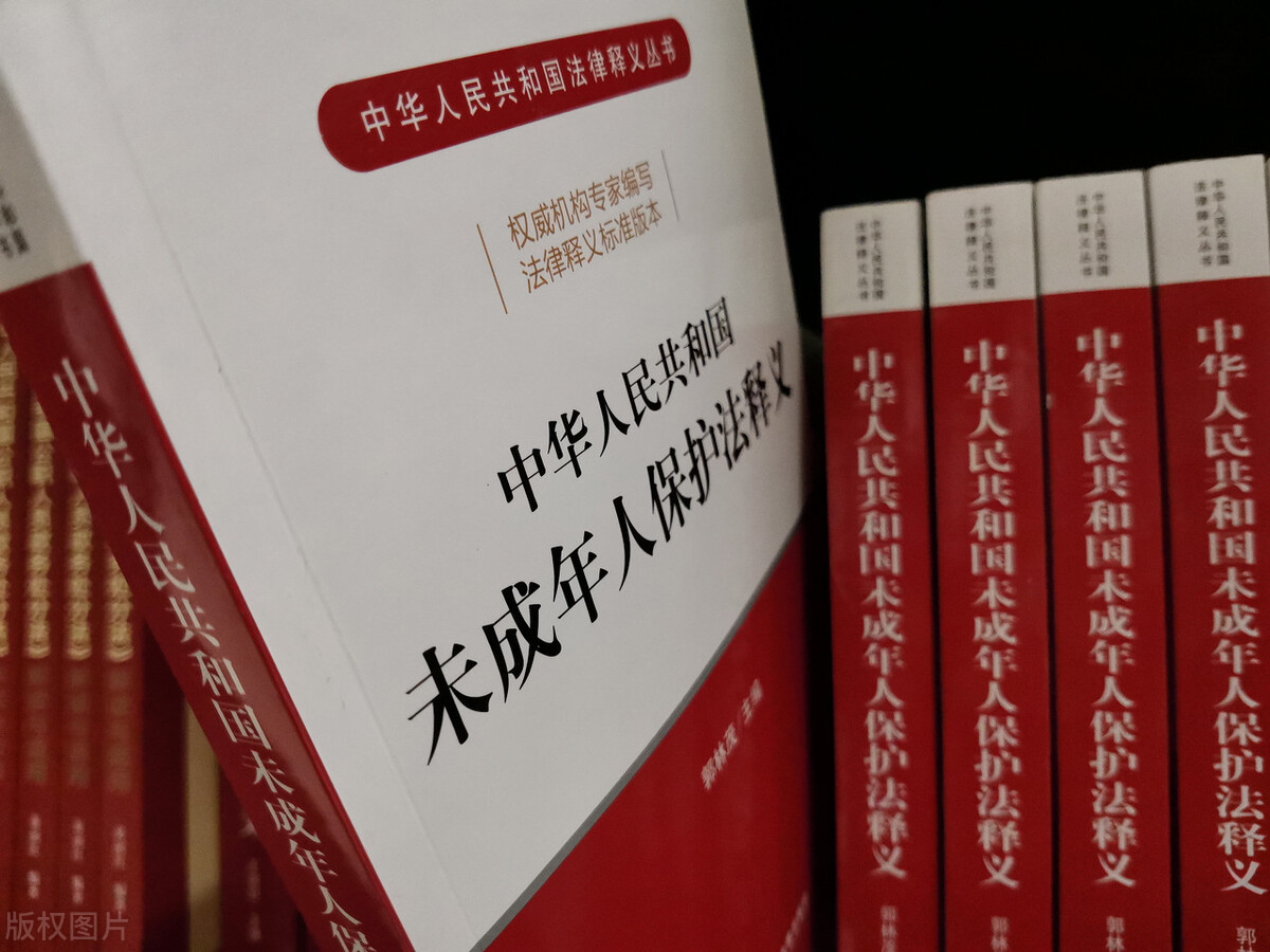 欠条跟借条哪个更有法律效应,未成年打欠条具备法律效应吗