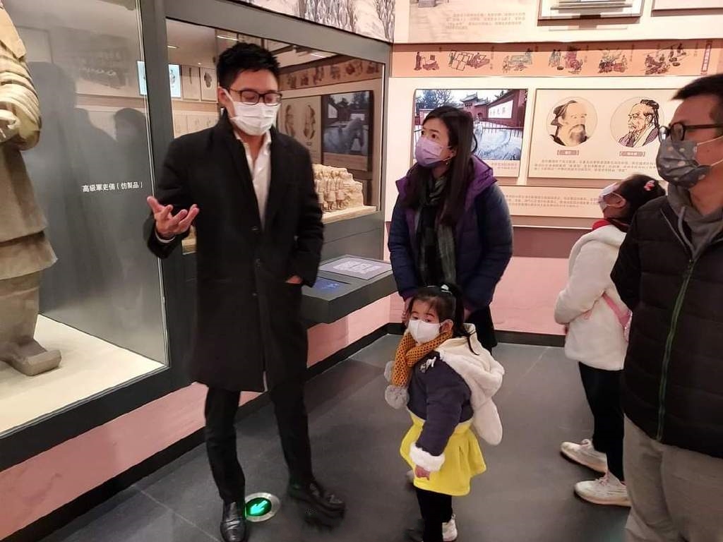 霍启山出席会议,霍启山出席发布会