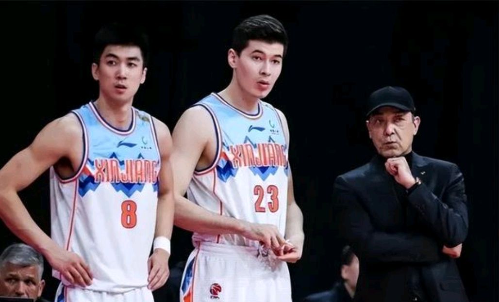 *疆新**新阵容战力暴涨！120天连签4将2米11悍将受期待阿帅全力冲冠