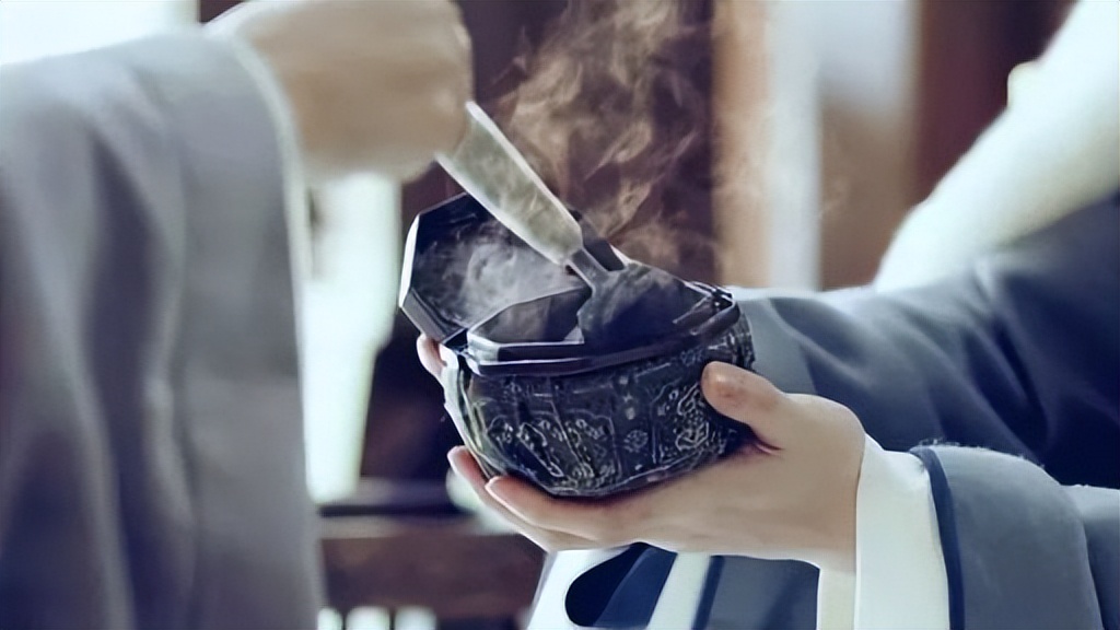 室内香炉如何摆放有什么禁忌,供果和香炉摆放位置