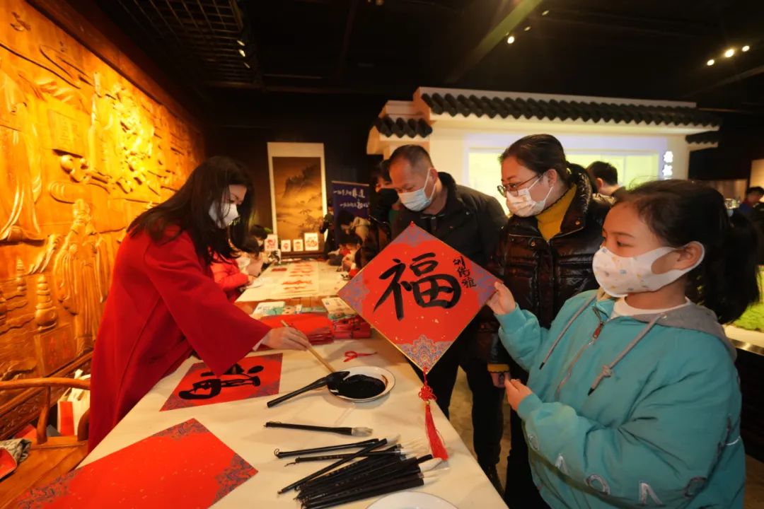 亚运吉祥物宸宸的灵感来自于哪里,亚运吉祥物宸宸怎么用粘土捏