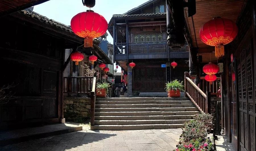 踏迹寻音:“东南佳山水武陵花雨深”的重庆黔江