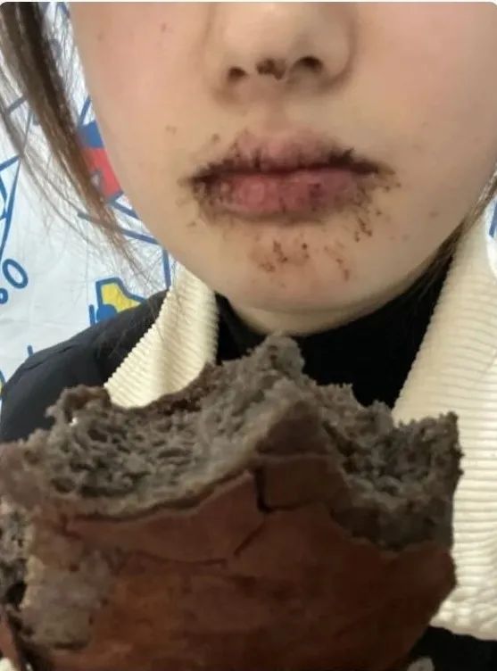 甜妹吃草莓视频,甜妹吃草莓