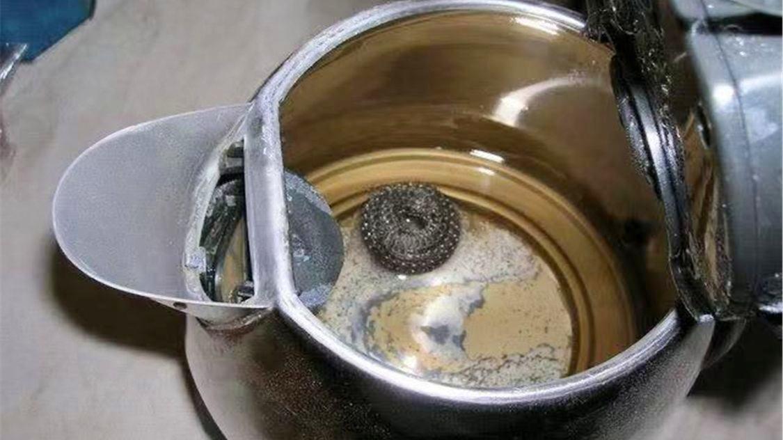 电热水壶烧的水损害神经还致癌,一直喝电热水壶烧的水有害吗