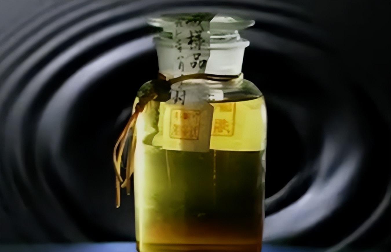 古墓挖出500多年的白酒,考古挖出千年古酒