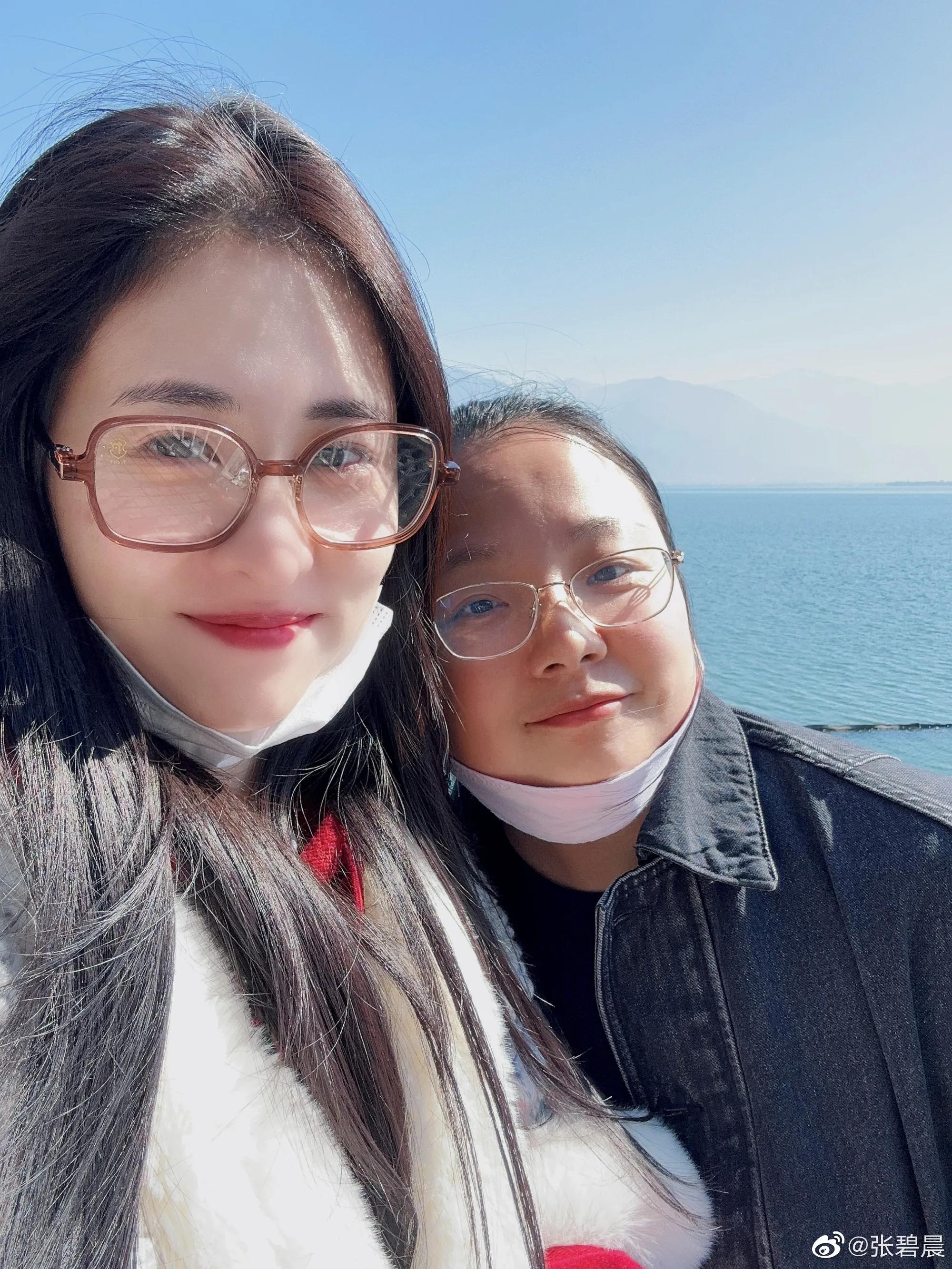 情人节明星纷纷秀恩爱,明星情人节秀恩爱有多甜