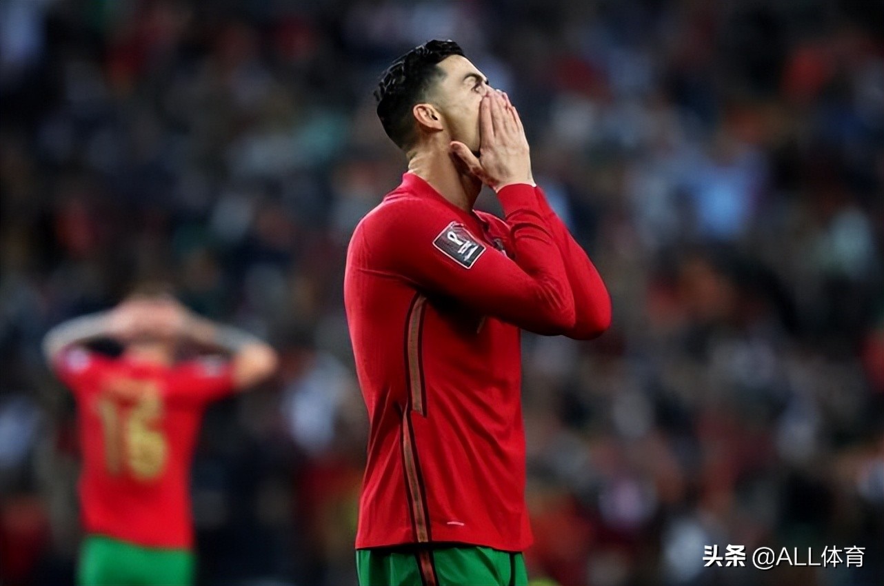 卡塔尔世界杯葡萄牙对瑞士c罗,c罗2射1传助球队取胜庆祝动作