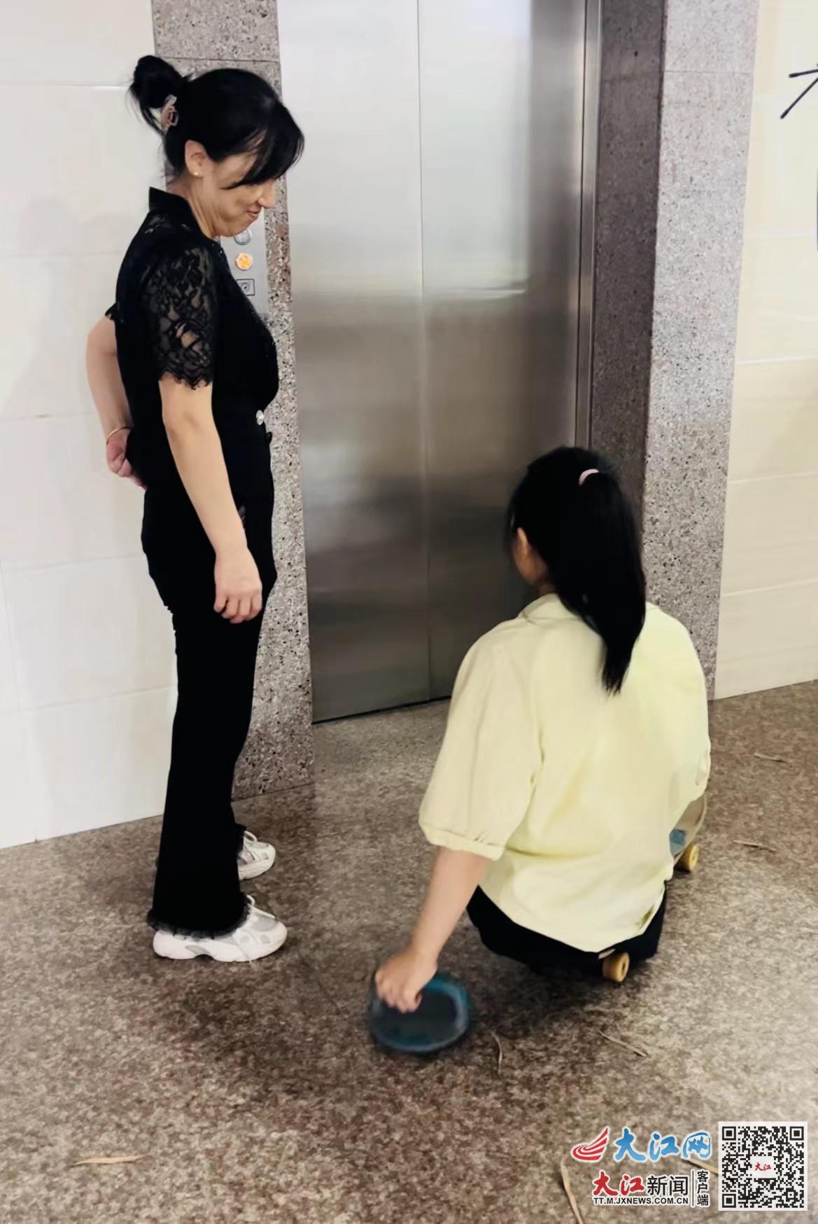 “无腿女孩”蒋张子怡：那不是软肋，是我的铠甲